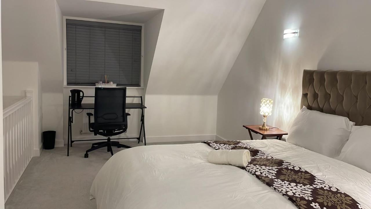 Deluxe En Suite Bedroom With Free On Site Parking Милтон-Кейнс Экстерьер фото