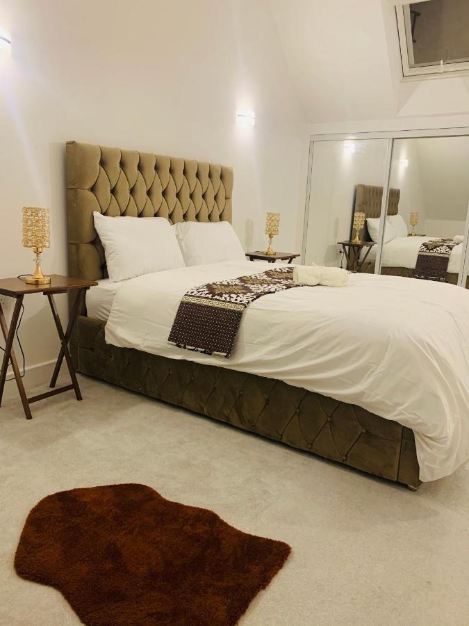Deluxe En Suite Bedroom With Free On Site Parking Милтон-Кейнс Экстерьер фото