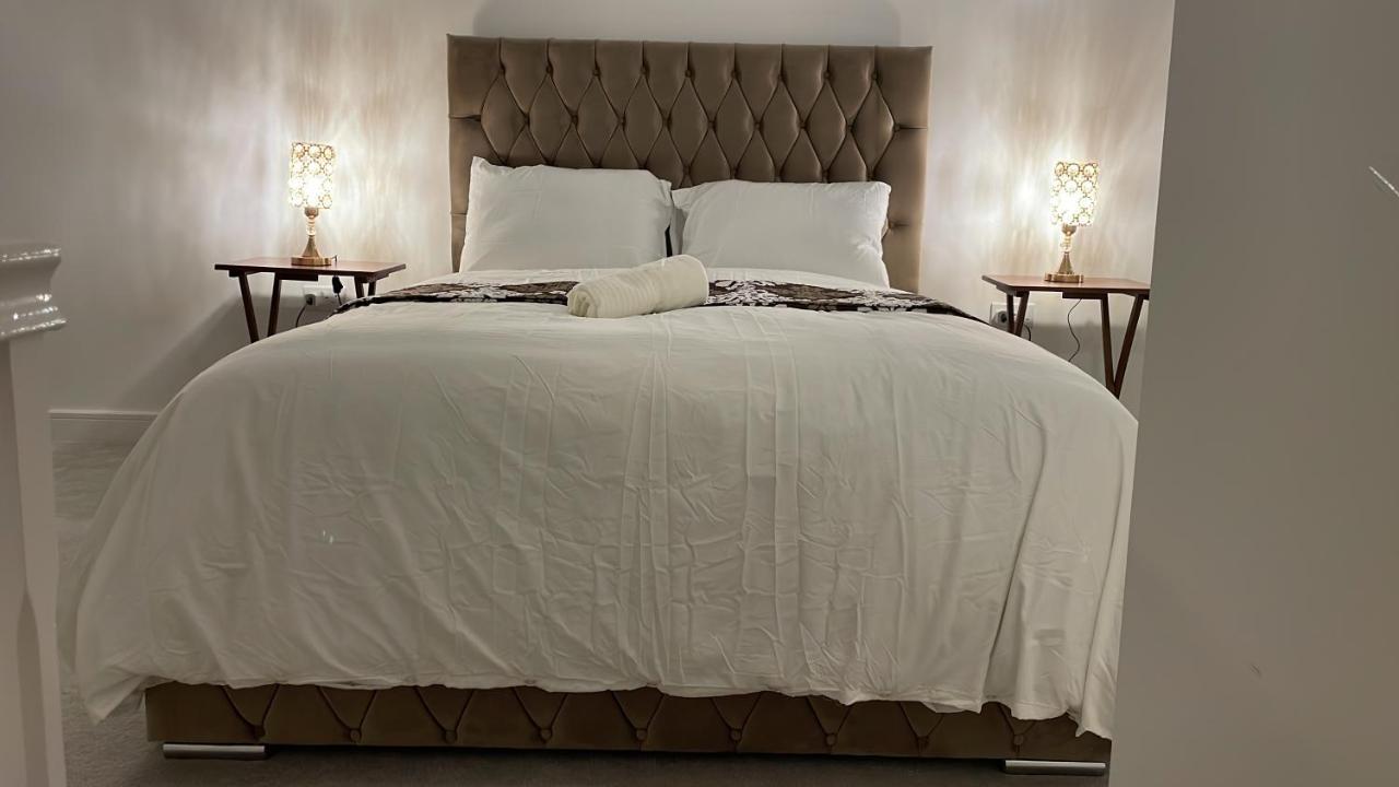 Deluxe En Suite Bedroom With Free On Site Parking Милтон-Кейнс Экстерьер фото
