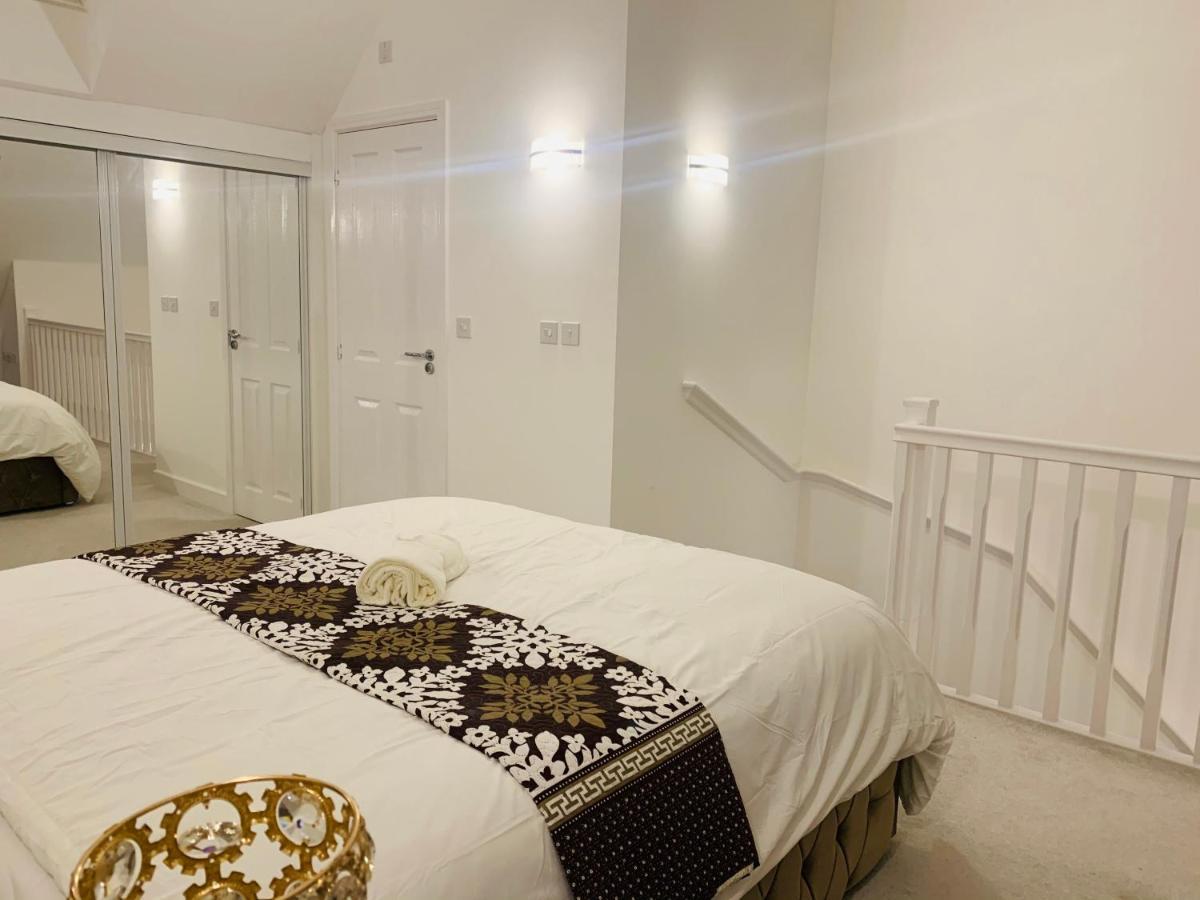 Deluxe En Suite Bedroom With Free On Site Parking Милтон-Кейнс Экстерьер фото